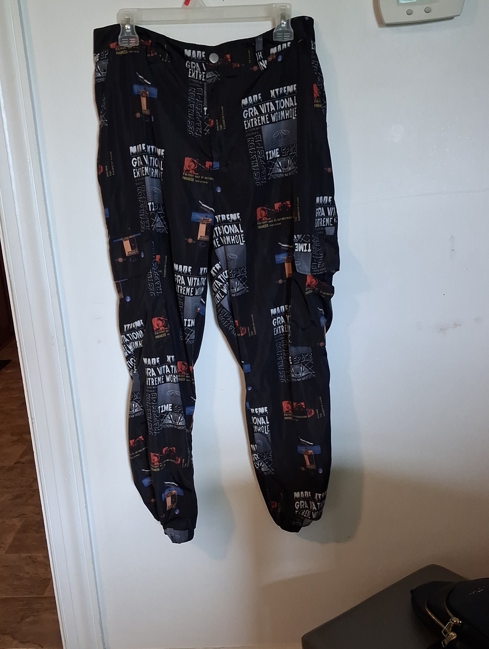SHEIN Black Graphic Print Ankle-Length Jogger Pants